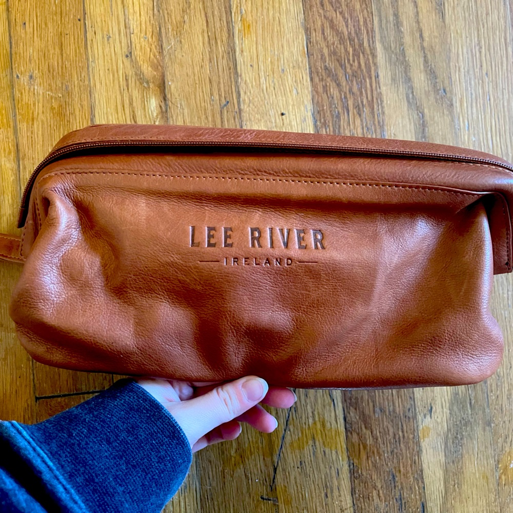 Lee River Ireland Celtic Leather Wash Bag